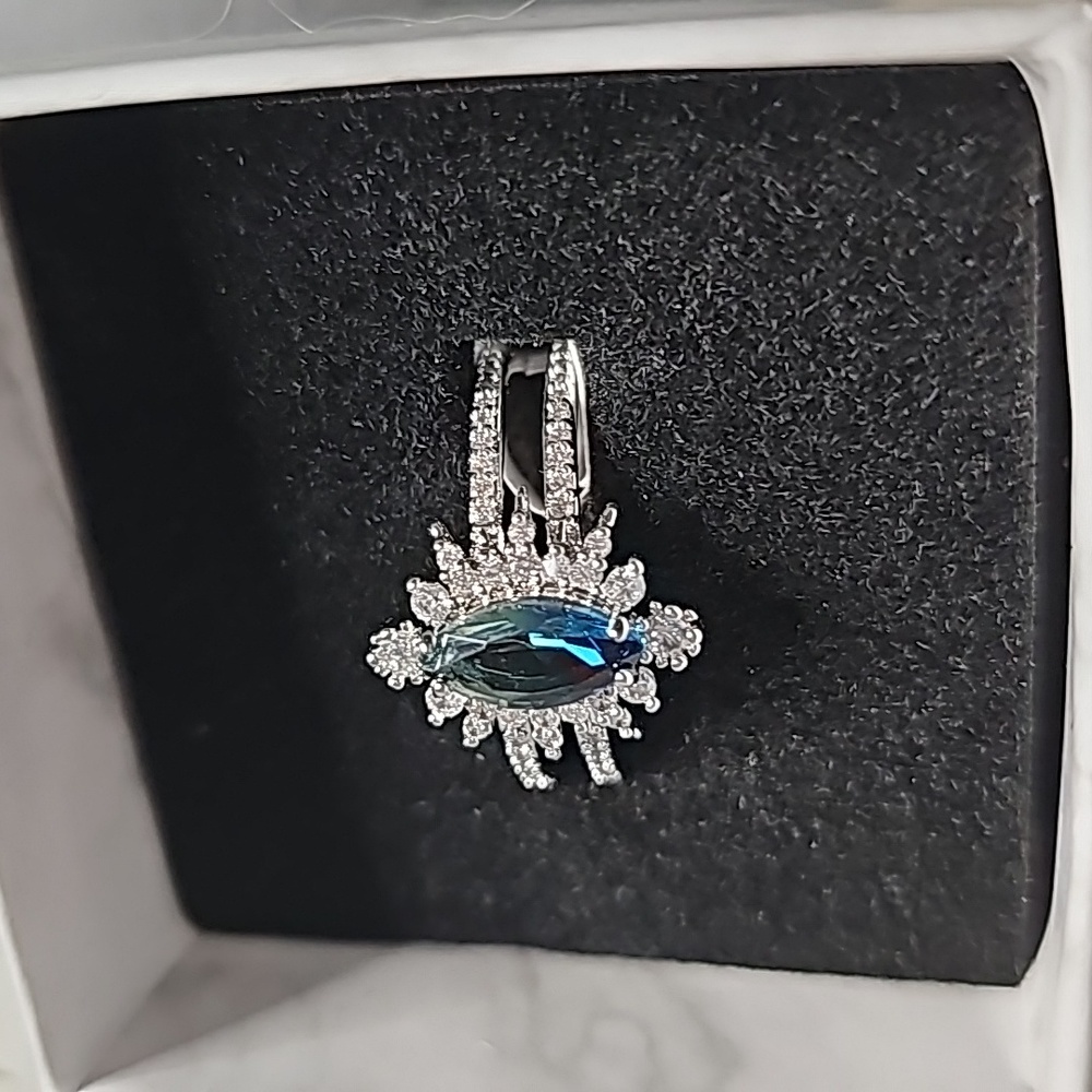 Ring - Picture 2 of 3